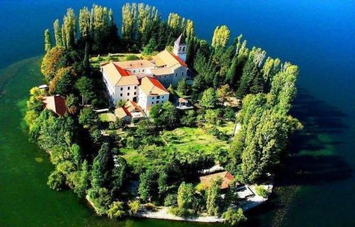 Drnis Dream Apartment Екстериор снимка